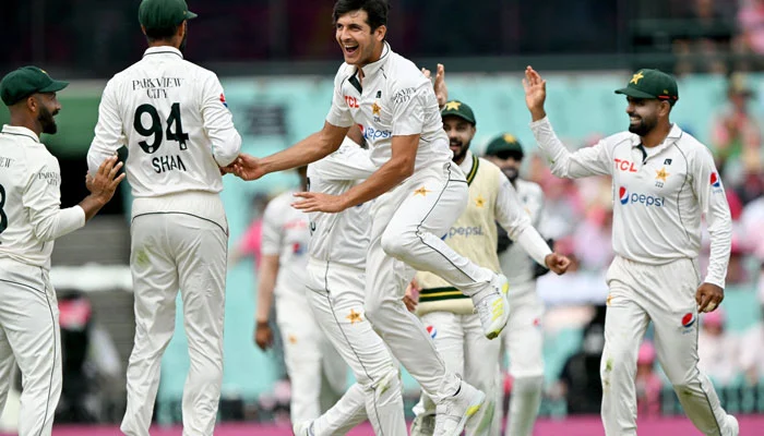 Pakistan's Stunning Comeback Shakes Australia on Day Three of Sydney Test"